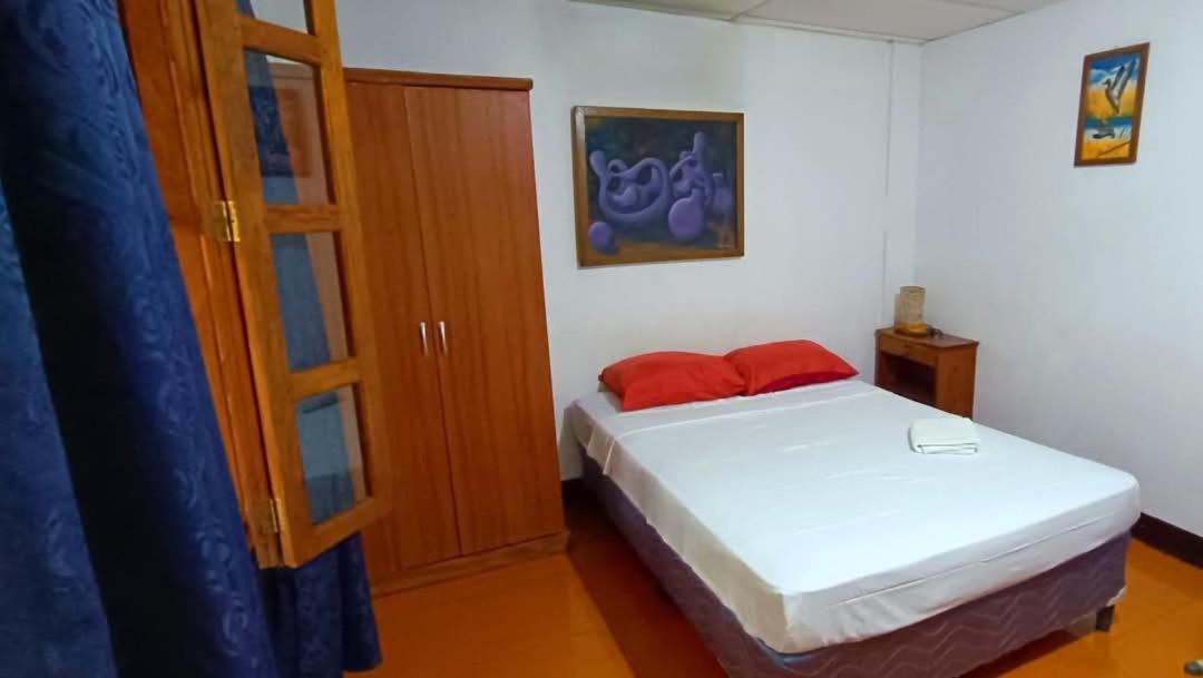Casa De Los Berrios Leon Room photo